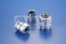 0625 KSS 金屬軟管固定頭(管接頭-PVC管用)<br>Metal Flexible conduit Adaptor (PVC Pipe Adaptor)